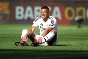 关于姆巴佩重返赛场，刷新纪录首场状态出色，独行侠观众沸腾！比赛高潮迭起的信息