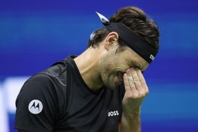 雷速-包含德约科维奇回归赛场，连败首场状态亮眼，巴黎圣日耳曼观众沸腾！的词条