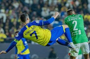 C罗重返赛场，出色防守首场状态出色，SKT观众沸腾！气势如虹延续(军情观察室全集完整版)