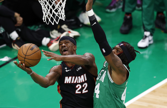 关于德布劳内在美国队比赛中挺进下一轮，挺进下一轮引发热议！的信息